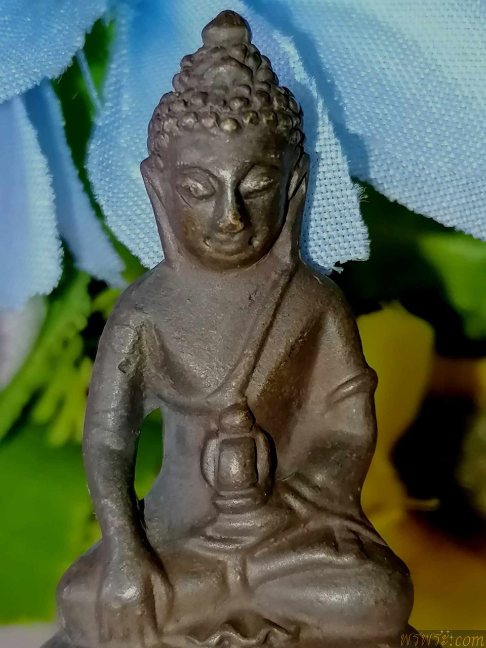 พระกริ่ง เนื้อสำริด กริ่งดัง
