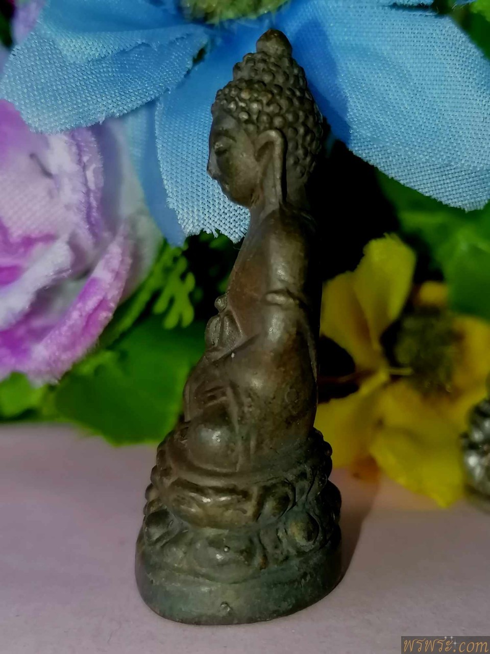พระกริ่ง เนื้อสำริด กริ่งดัง