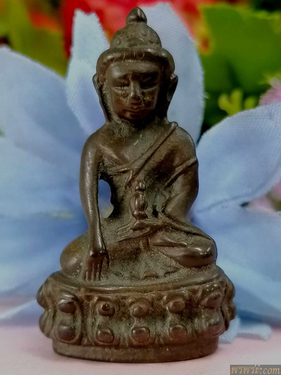 พระกริ่งปวเรศ เนื้อสำริด กริ่งดัง ก่อนปี2500 Phra Kring Pawaret，青铜材质，响亮的铃声。 Phra Kring Pawaret, qīngtóng cáizhì, xiǎngliàng de língshēng.พระกริ่งปวเรศ เนื้อสำริด กริ่งดัง